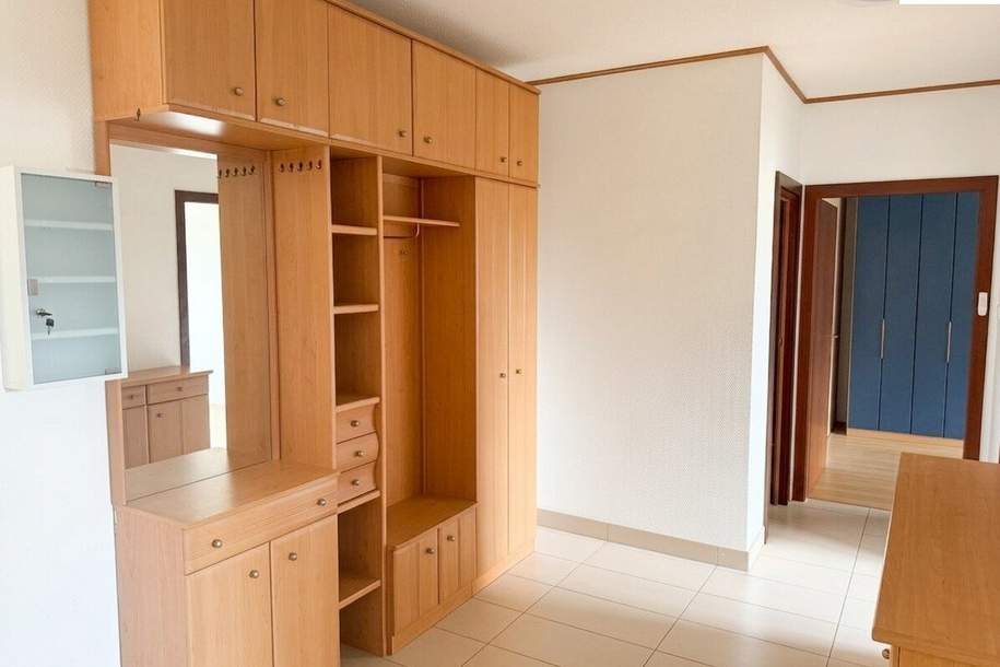 Großzügige 4 Zimmer Mietwohnung mit Loggia und eigenem Stellplatz, Wohnung-miete, 650,00,€, 2632 Neunkirchen