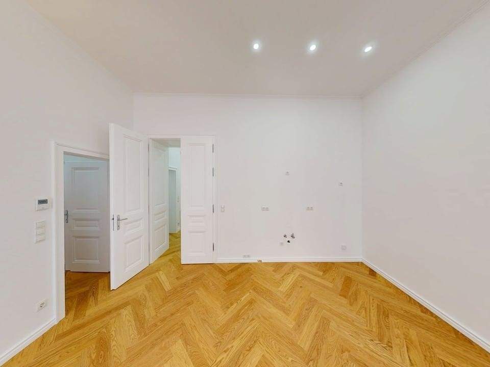 Erstbezug in Neubau Living - sanierte 4-Zimmer-Altbauwohnung