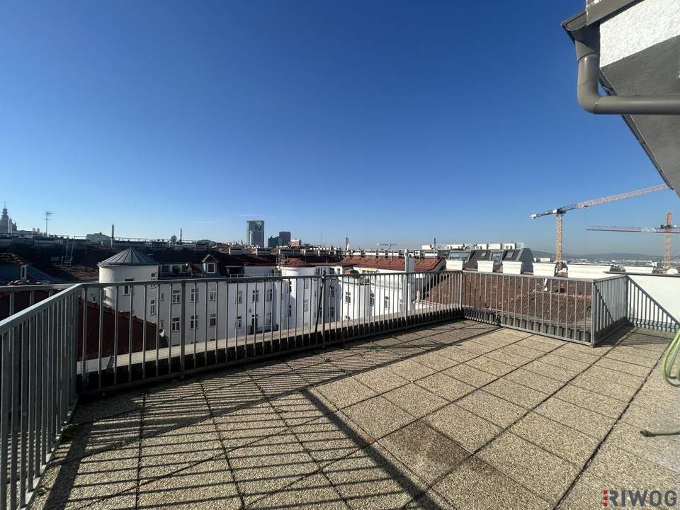 DG-Wohnung mit ca 30m² Dachterrasse I Nähe Triester Straße I Stellplatz optional I zwischen Quellenstraße und Troststraße
