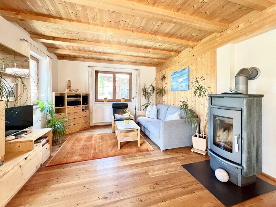 Energiesparhaus in Holzriegelbauweise mit Garten im Mieming