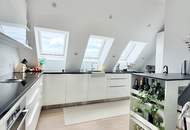 Modern renovierte Dachgeschoß-Wohnung mit Terrasse und Blick auf den Stephansdom