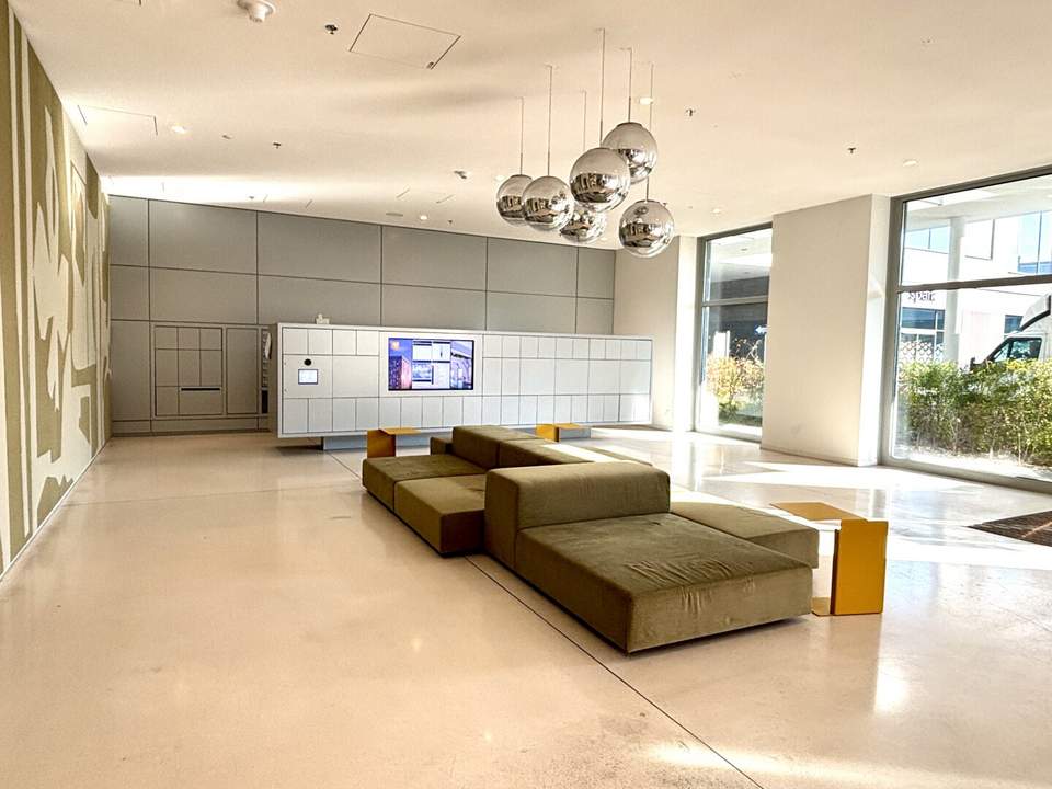 VIENNA TWENTYTWO I U-Bahn-Station KAGRAN U1 I Moderne Wohnung mit Loggia I Rooftop POOL &amp; SAUNA I Fitnessraum