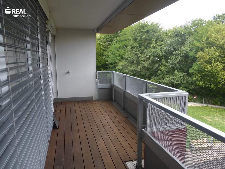 Hofzeile - Großzügiges 3-Zimmer-Apartment mit ca. 55 m² Wohnzimmer und 24 m² Balkonflächen - Garagenplatz um € 150,--