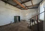 Traditionelles Presshaus mit angeschlossenem Gewölbe-Weinkeller