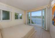 Exklusive Villa mit Pool am See