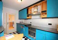 2 Zimmer + Loggia + Garagenplatz, toller Ausblick (4. Liftstock), Küche separat.