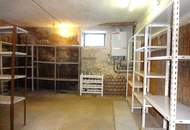 GEDIEGENES HAUS MIT ZWEI WOHNEINHEITEN UND GROSSEM GARTEN!