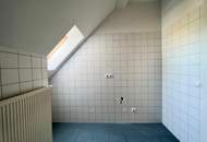 Helle 2 Zimmer Dachgeschosswohnung