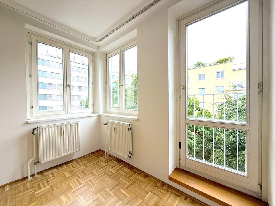 Gut aufgeteilte Zwei-Zimmer-Wohnung am Fuße des Wilhelminenbergs mit Tiefgaragenstellplatz