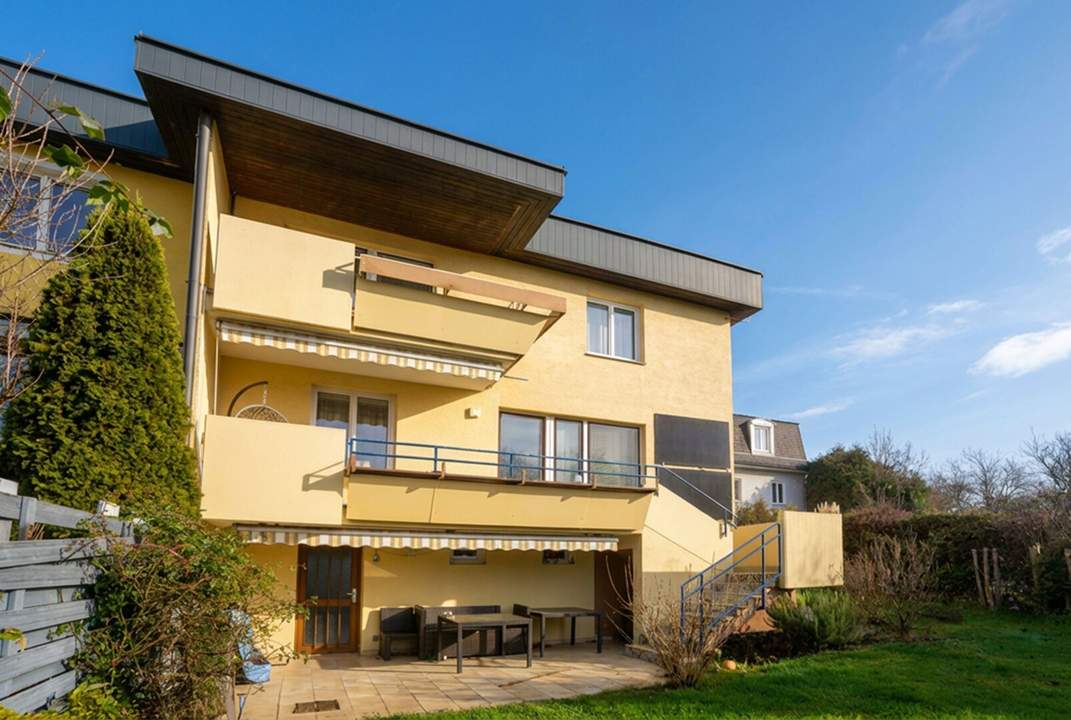 Familienfreundliches End-Reihenhaus im Ortskern mit Garten und Garage