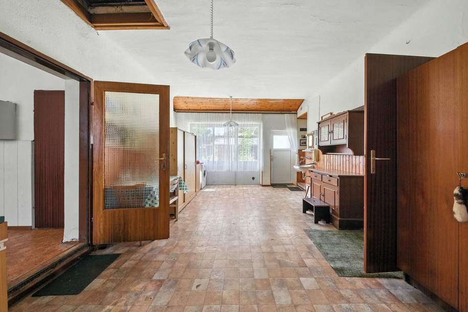 Renovierungsbedürftige Liegenschaft mit zwei Wohneinheiten, Nebengebäuden &amp; Garage!, Haus-kauf, 80.000,€, 2061 Hollabrunn
