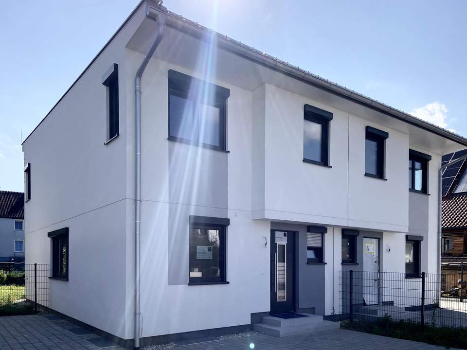 Luxuriöse Doppelhaushälfte in Langenzersdorf | Erstbezug