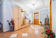 Vielseitige Liegenschaft mit zwei Wohnhäusern, Wirtschaftsgebäuden, Nutzflächen und Wald