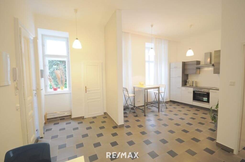 Geräumige Altbauwohnung / ONLINE-TERMIN -BUCHEN https://www.remax.at/de/1662-1532