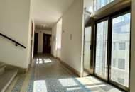 ++ NEU am MARKT ++ Dachgeschosswohnung mit 3 Zimmern, Loggia und Balkon