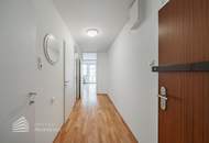 Helle 2-Zimmer Wohnung mit Loggia, Nähe Lidlpark