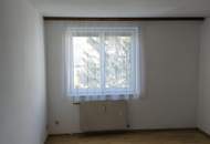 "Licht-Raum-Ruhe" 4 Zimmer Wohnung mit Balkon, Loggia & Garagenplatz