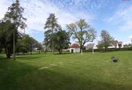 Exklusive Luxus-Singlewohnung in Steyr-Münichholz: frisch saniert, hochwertig ausgestattet, lichtdurchflutete Wohnräume und herrlicher Grünblick – inklusive Abstellraum, der sich ideal als Ankleidezimmer nutzen lässt!