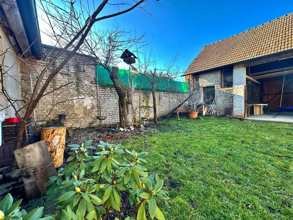 Charmantes Wohnhaus mit Erweiterungsmöglichkeiten und Garten!