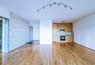 Traumhafte 2-Zimmer-Wohnung mit 22 m² großen Balkon &amp; TG-Abstellplatz in der Dr. Glatz-Straße!