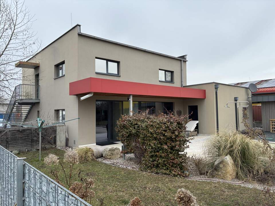 Modernes Bürogebäude mit Wohnnutzung Nähe Eisenstadt und Rust/See