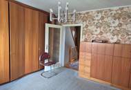 Renovierungsbedürftiges Mittelreihenhaus