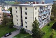 Teilsanierte 3-Zimmer-Wohnung im 1. Obergeschoss mit großzügiger Loggia
