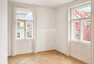 Zeitlose Eleganz im Stilaltbau: Luxuriös sanierte Traumwohnung