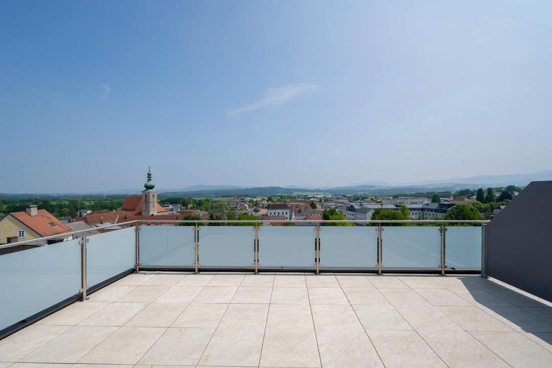 130 m² WOHNFLÄCHE – DACHTERRASSE MIT PANORAMABLICK – SOFORT VERFÜGBAR! Modernes Wohnen über drei Etagen im Zentrum von Sierning!