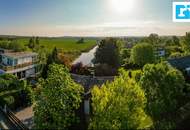 Idyllisches Seegrundstück mit Ferienhaus