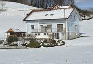Großzügige und gepflegte Mietwohneinheit in einem Wohnhaus im Obergeschoß in ländlicher Ruhelage.