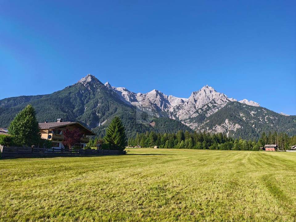 SONNENLAGE MIT TRAUMHAFTEM PANORAMABLICK