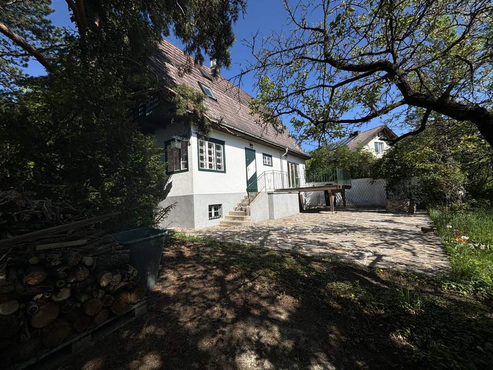 Maria Enzersdorf: Entzückendes Haus mit wunderschönem Garten und Blick zur Burg Liechtenstein!