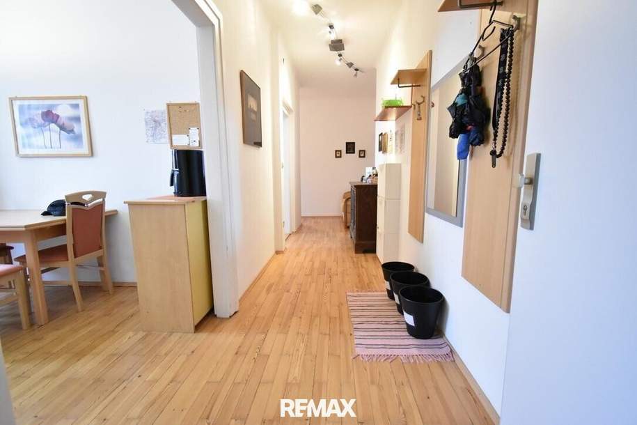 Voll möblierte Wohnung mit 3 Schlafzimmern, Küche und Parkplatz in zentraler Lage! WG tauglich!, Wohnung-miete, 893,22,€, 4400 Steyr(Stadt)