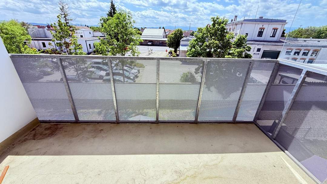 Top-moderne, ruhige Neubauwohnung mit großer West-Loggia (6,81m²) nahe Akademiepark