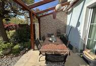 Eckreihenhaus mit uneinsichtigem Garten, Pool und zwei Stellplätzen!