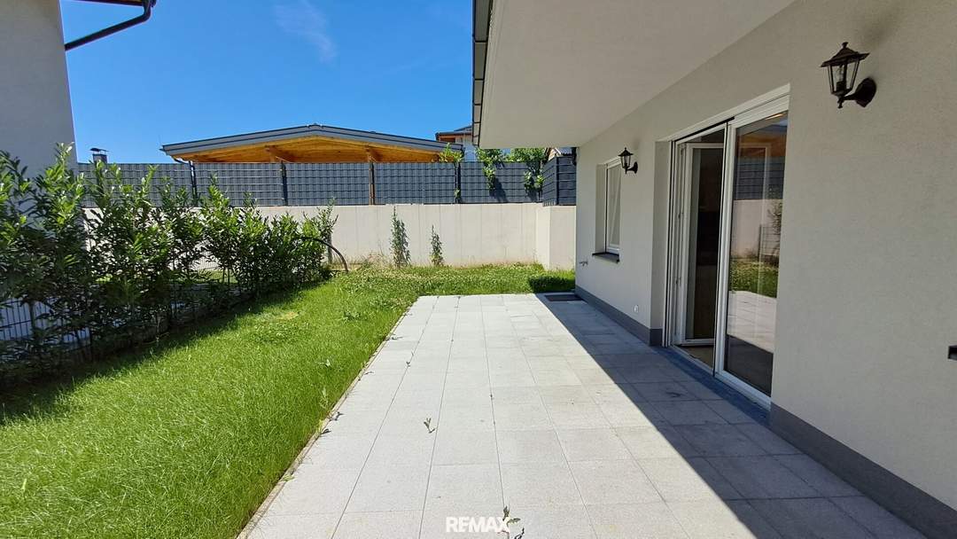 Großzügige Mietwohnung mit Eigengarten und Terrasse in Schönfeld