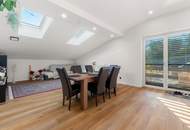 Elegantes Wohnen im Grünen! Neuwertiges Dreifamilienhaus in erhöhter Ruhelage