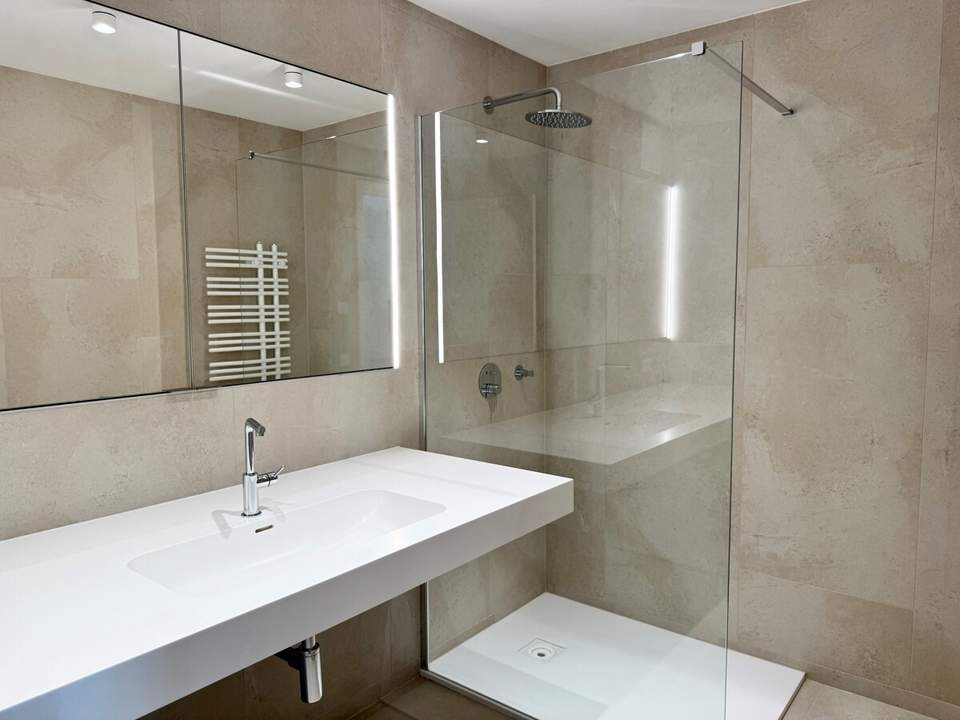 Directly at the main train station: Commission-free + Completion in October