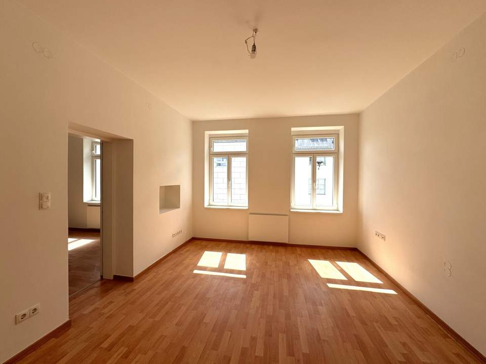 Erstbezug nach Sanierung! - Altbau-Wohnung in U-Bahn-Nähe!