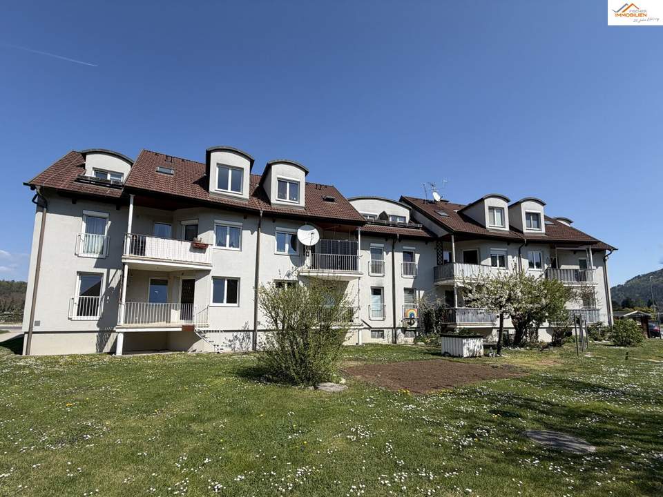 Helle und freundliche 3-Zimmer-Wohnung mit Terrasse im Grünen