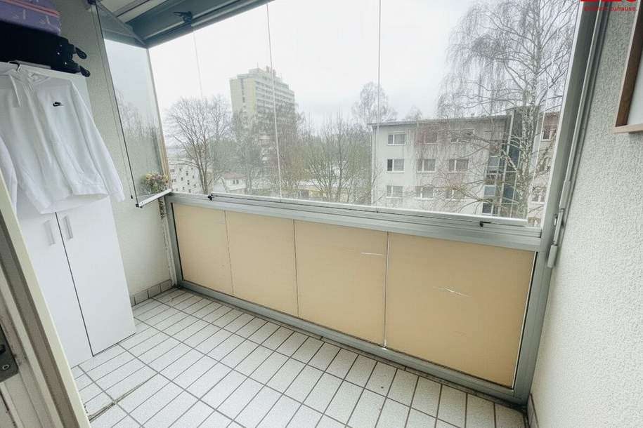Ruhiges Wohnen im letzten Stock – 3-Zimmer-Wohnung mit Loggia! Wohnung wird im Mai 2026 GENERALSANIERT!, Wohnung-miete, 1.029,64,€, 4020 Linz(Stadt)