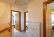 Attraktive Doppelhaushälfte mit sonnigem Wintergarten in ruhiger Lage