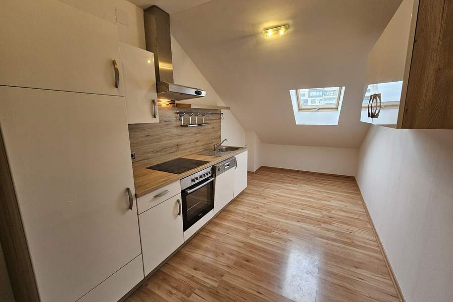 Sofortbezug: Sonnige DG Wohnung, Wohnung-miete, 860,00,€, 1220 Wien 22., Donaustadt