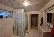 RARITÄT IN HOLLABRUNN: CHARMANTES, SANIERUNGSBEDÜRTIGES LANDHAUS MIT BAULANDRESERVE IN SEHR GUTER WOHNLAGE MIT HERRLICHEM GARTEN SAMT ALTBAUMBESTAND