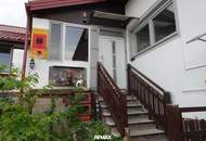 Einfamilienhaus mit drei eigenständigen Wohnungen und einzigartigem Erlebnisgarten