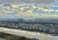 50. Etage - Eastside Sky – Studio im DC2 Tower - 10 m² Loggia - Blick aufs Kaiserwasser - Fernsicht - DC2