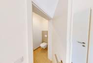 Stylischer 3-Zimmer ERSTBEZUG! Genießen Sie 68,5 m² Wohnfläche und einen großzügigen 20,5 m² Balkon im Herzen der Thermenregion. Einziehen und wohlfühlen!