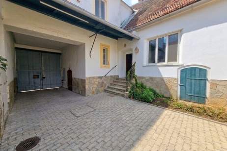 Großzügig wohnen – vielseitig nutzen -- großzügige Hofanlage mit zahlreichen Nebengebäuden und Garten in Pulkau, Haus-kauf, 239.000,€, 3741 Hollabrunn
