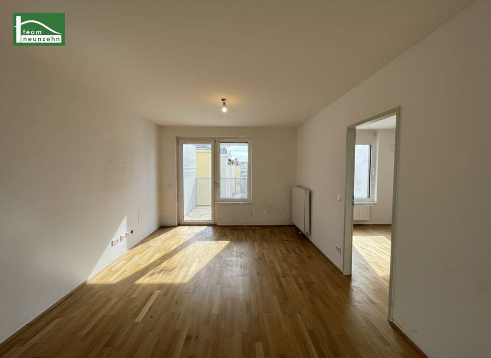 Moderne Wohnung mit großem Balkon entlang Prager Straße! Straßenbahn, S-Bahn und viele Geschäfte in der Umgebung!